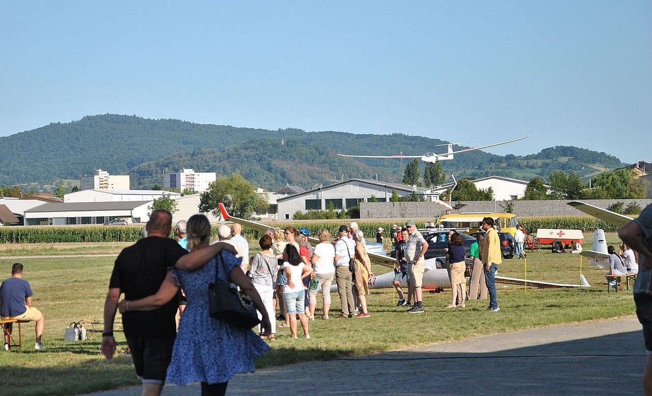 Flugplatzfest: 75 Jahre Segelfluggruppe Bensheim e.V.